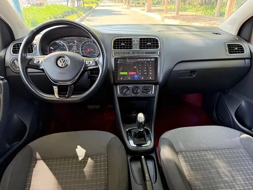 Volkswagen Polo — миниатюра 8