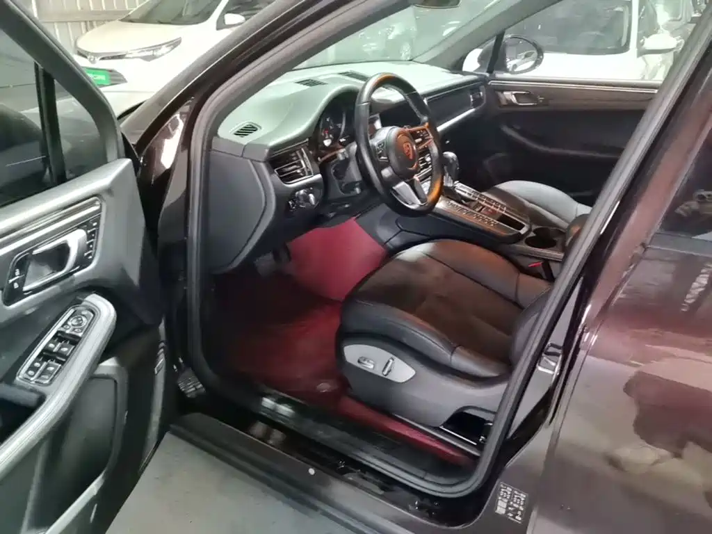Porsche Macan — миниатюра 12