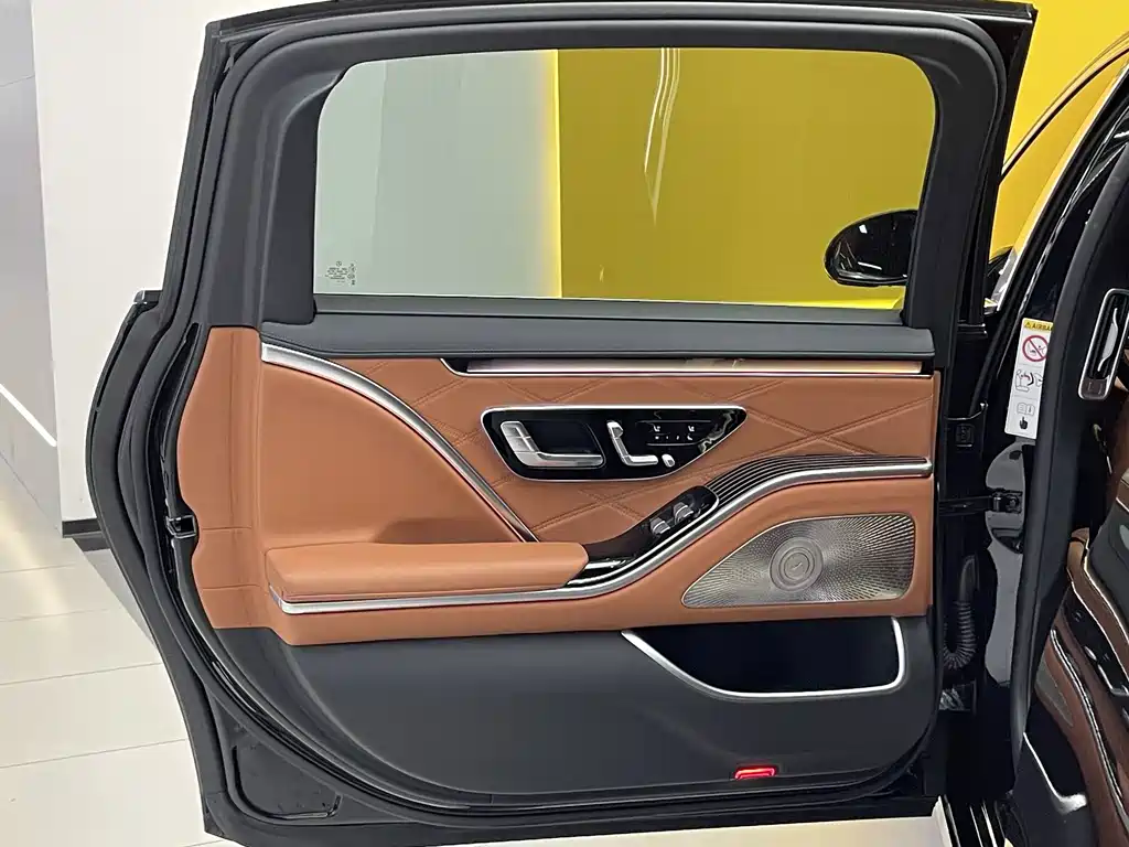 Mercedes-Benz S-Class — миниатюра 24