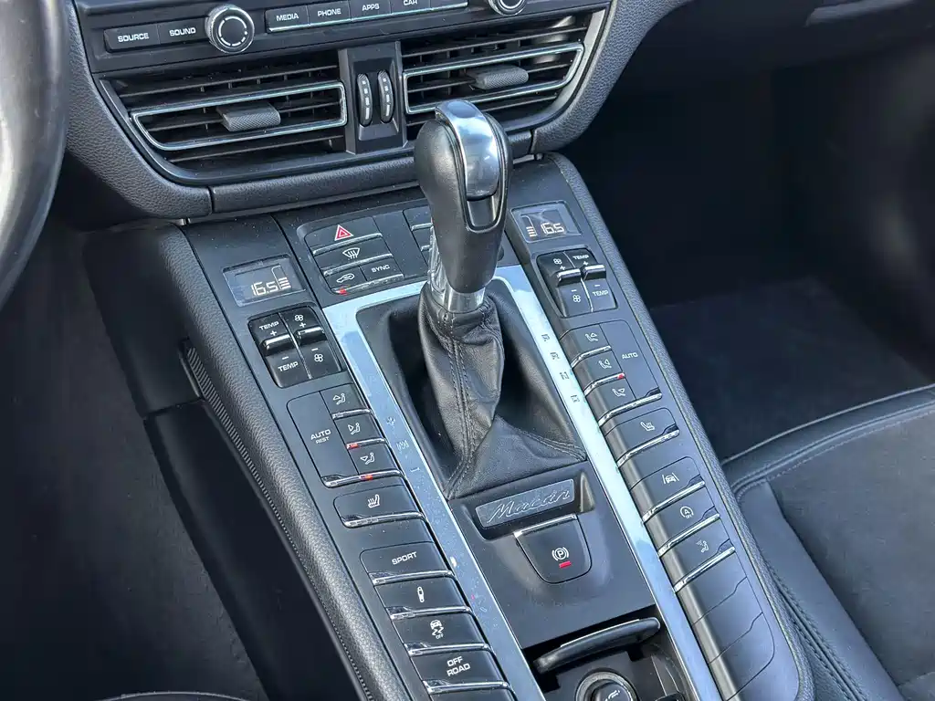 Porsche Macan — миниатюра 7