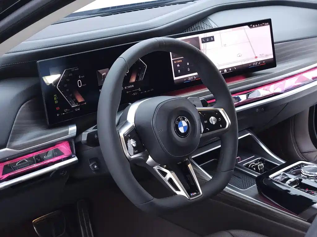 BMW 7 Series — миниатюра 19