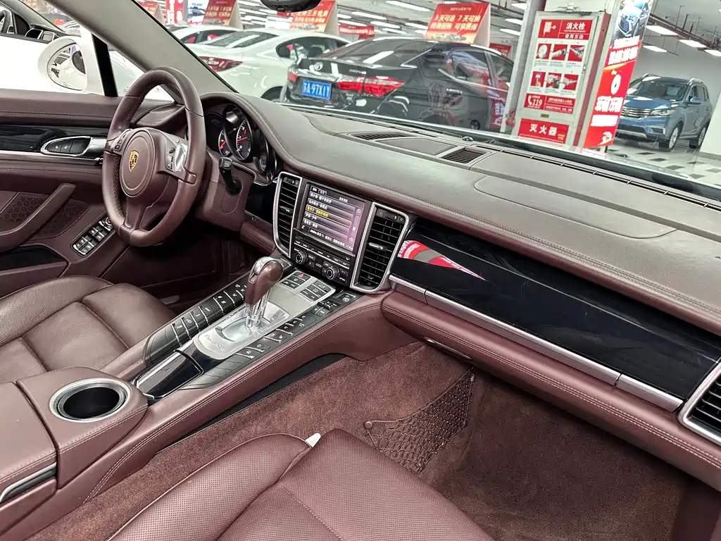 Porsche Panamera — миниатюра 24