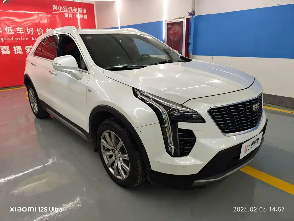 CADILLAC XT4