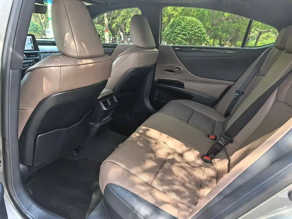 Lexus ES — миниатюра 5