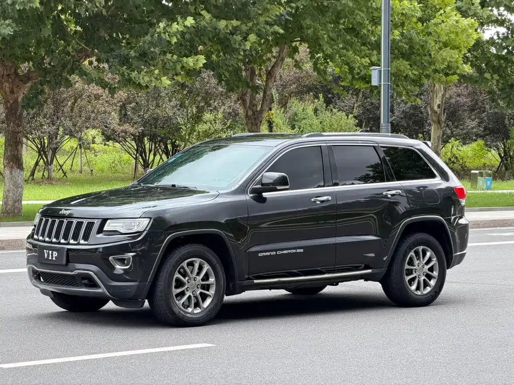 Jeep Grand Cherokee (Import)