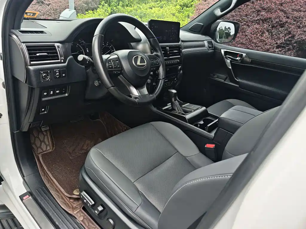 Lexus GX — миниатюра 9