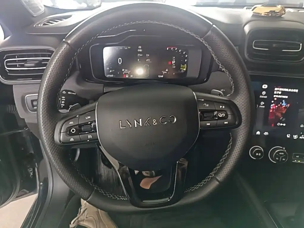 Lynk & Co 03 — миниатюра 11