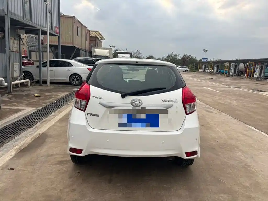 Toyota Yaris L — миниатюра 3