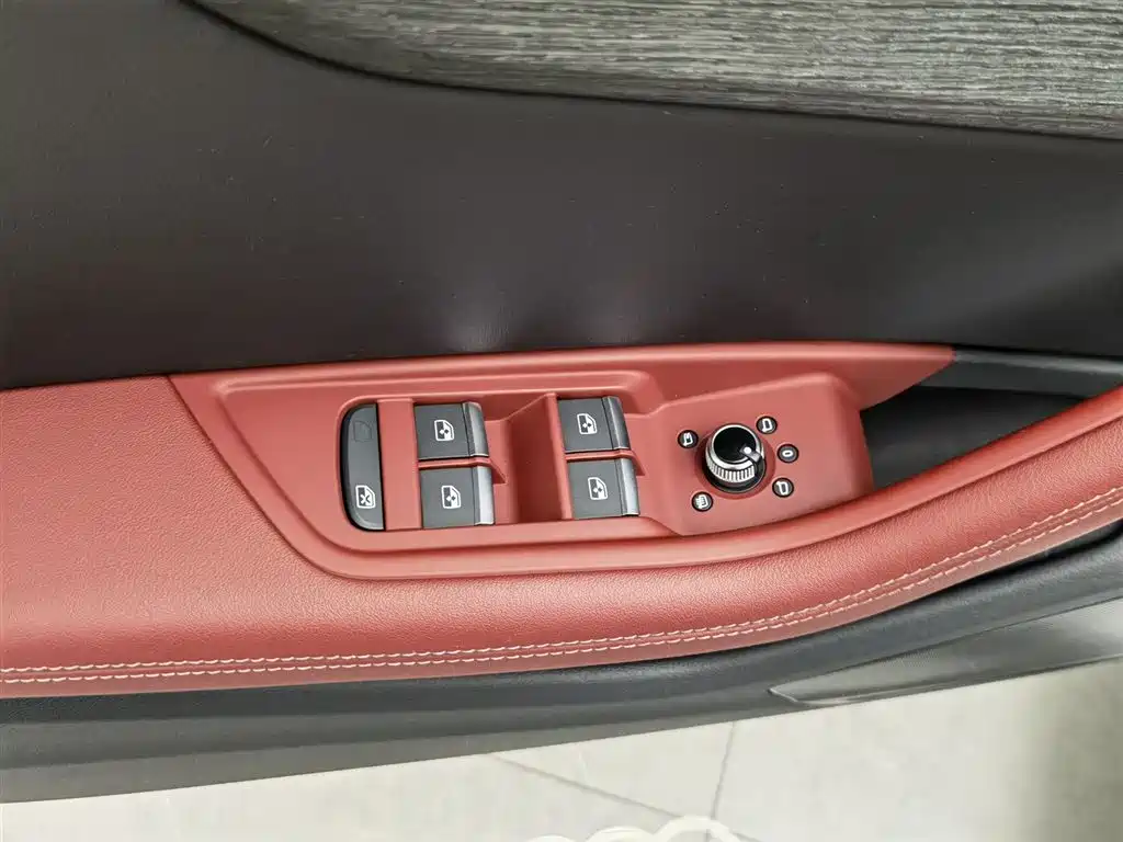 Audi A4L 2023 40 TFSI Luxury