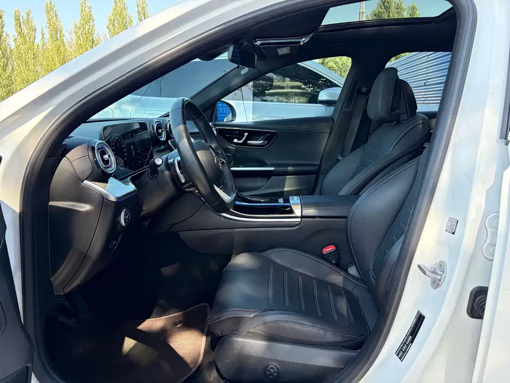Mercedes-Benz C-Class — миниатюра 6