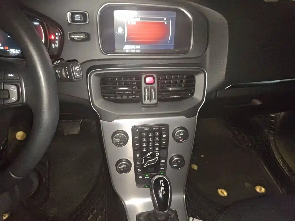 Volvo V40 — миниатюра 6