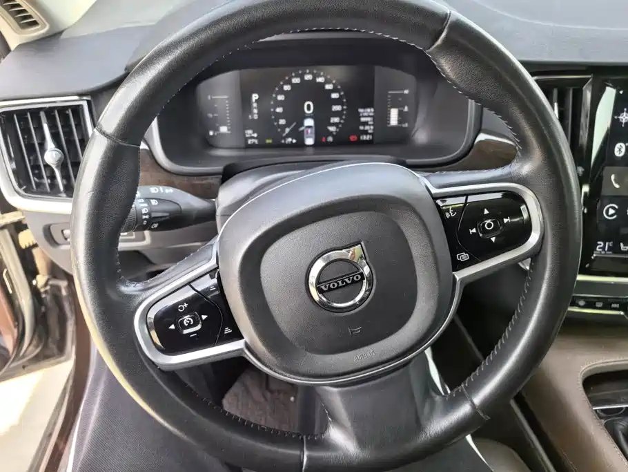 Volvo S90 — миниатюра 15