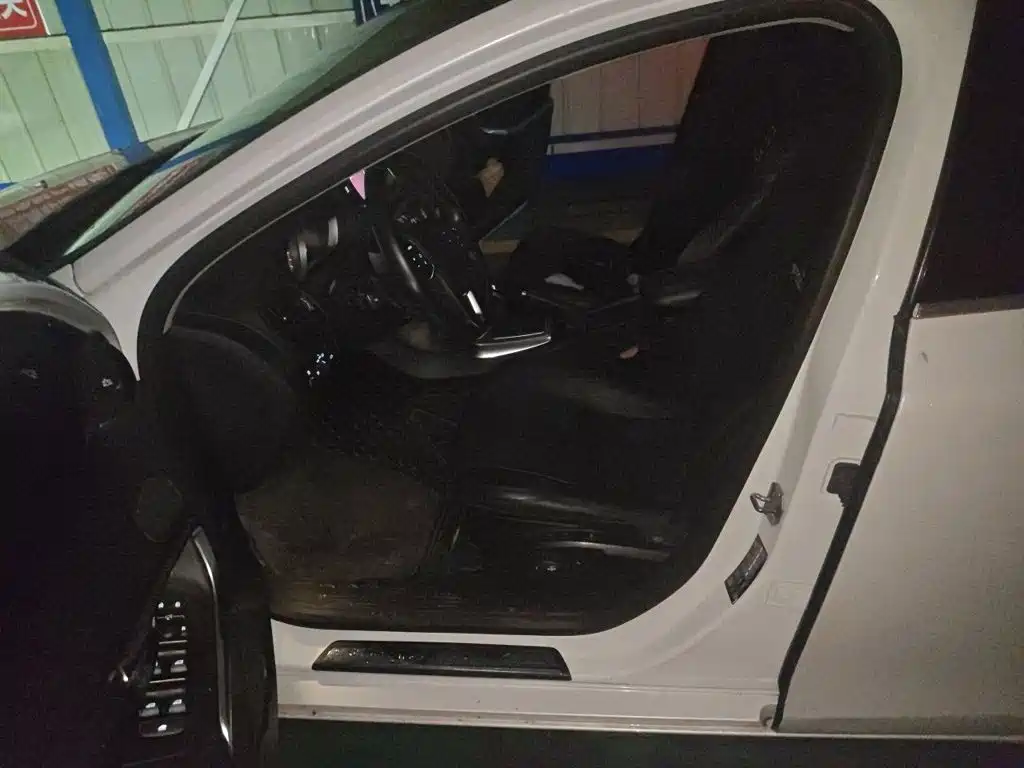 Volvo V40 — миниатюра 8