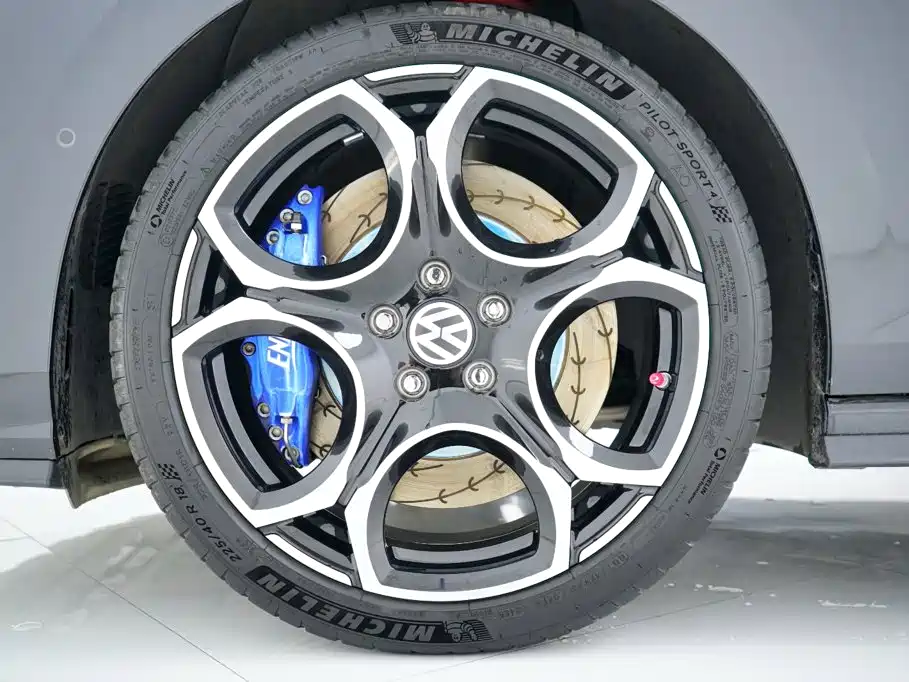 Volkswagen Golf GTI — миниатюра 40