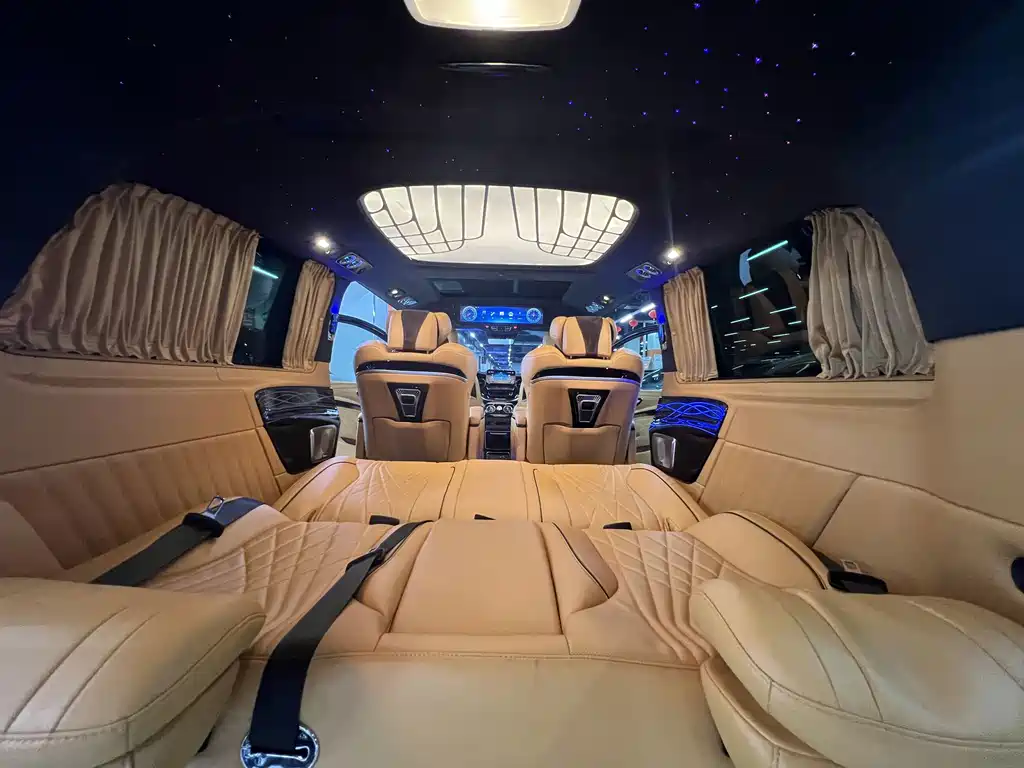 Mercedes-Benz V-Class — миниатюра 15