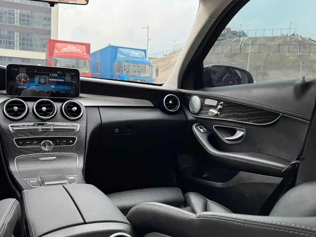 Mercedes-Benz C-Class — миниатюра 40