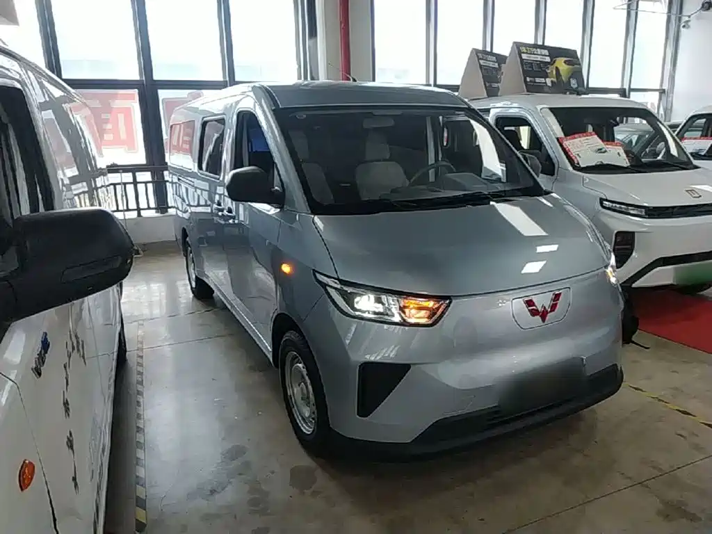 Wuling Yangguang — миниатюра 4