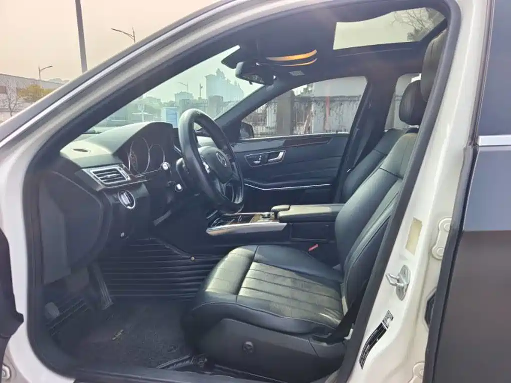 Mercedes-Benz E-Class — миниатюра 3