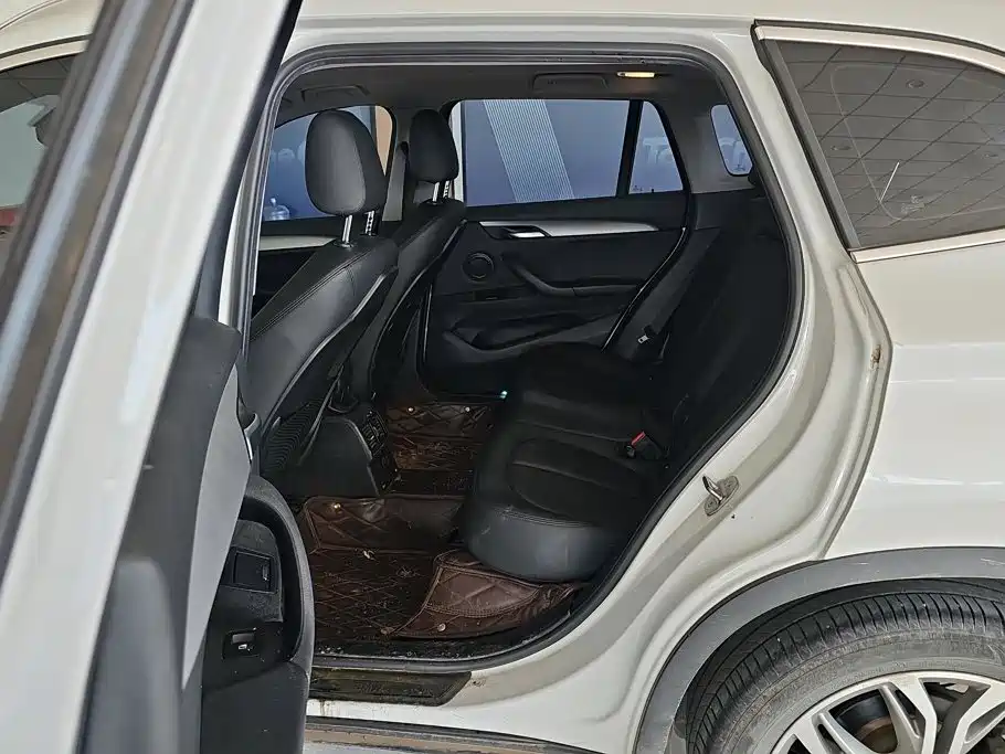 BMW X1 — миниатюра 11
