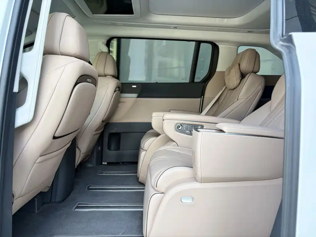 XPeng X9 — миниатюра 6