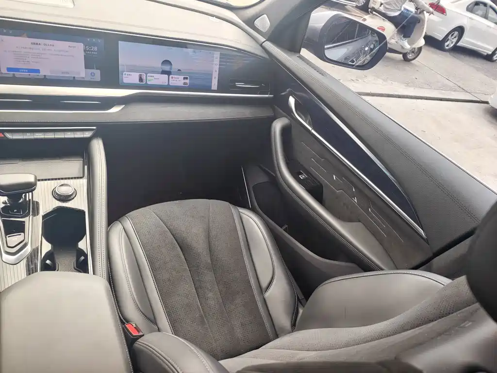 Geely Xingyue L — миниатюра 11