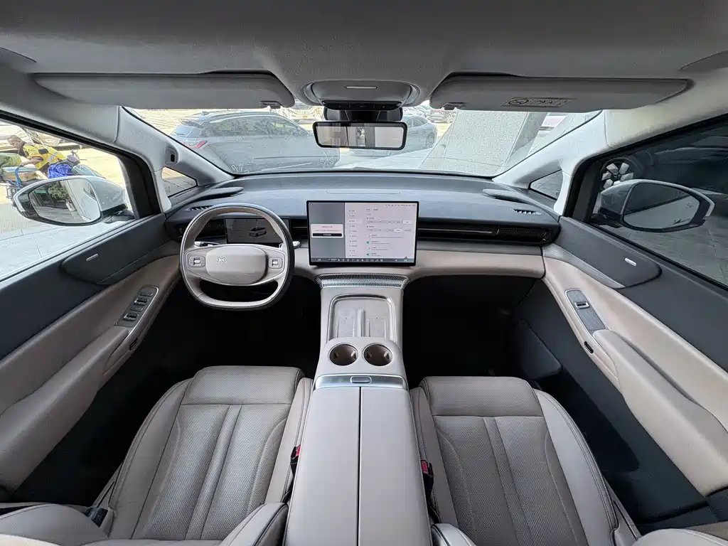 XPeng X9 — миниатюра 5