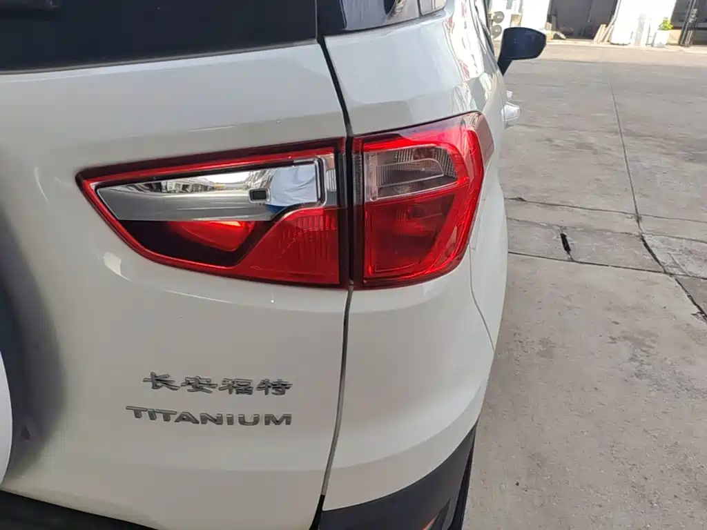 Ford Ecosport — миниатюра 8