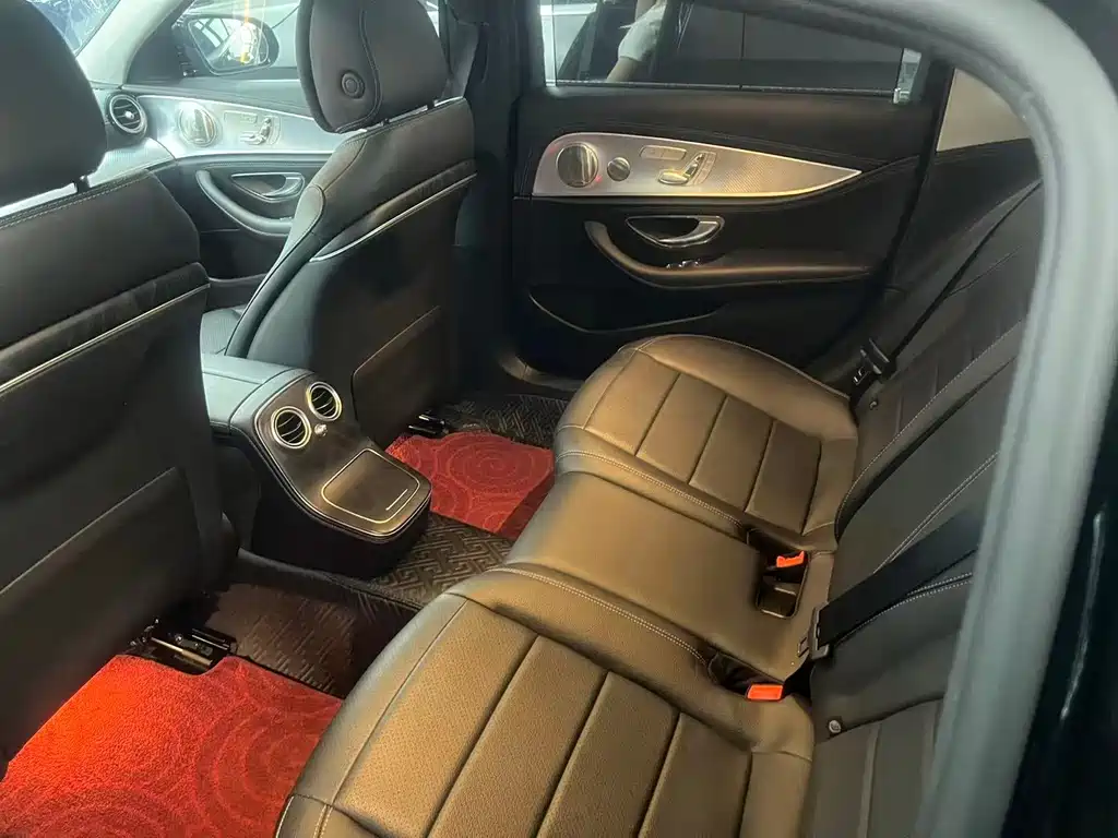 Mercedes-Benz E-Class — миниатюра 10