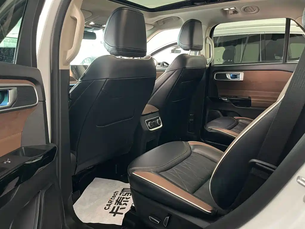 Ford Explorer — миниатюра 9