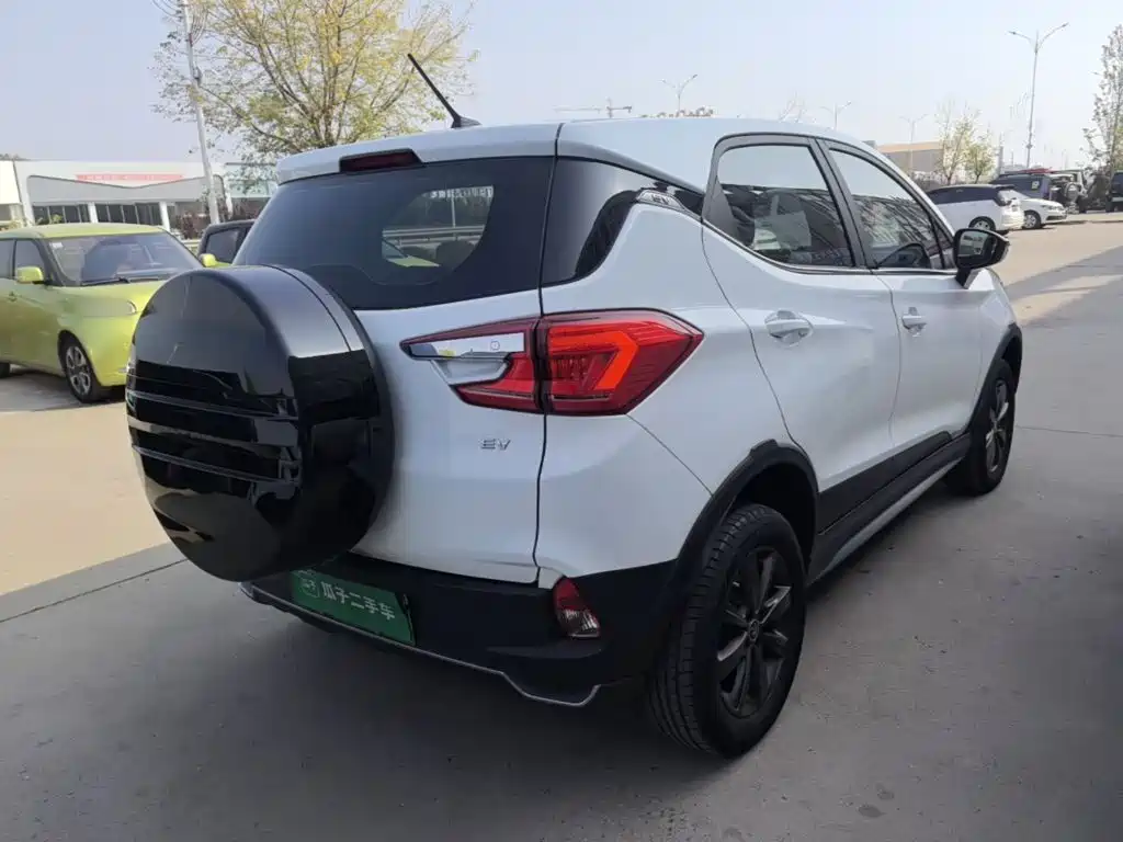 BYD Yuan EV — миниатюра 7