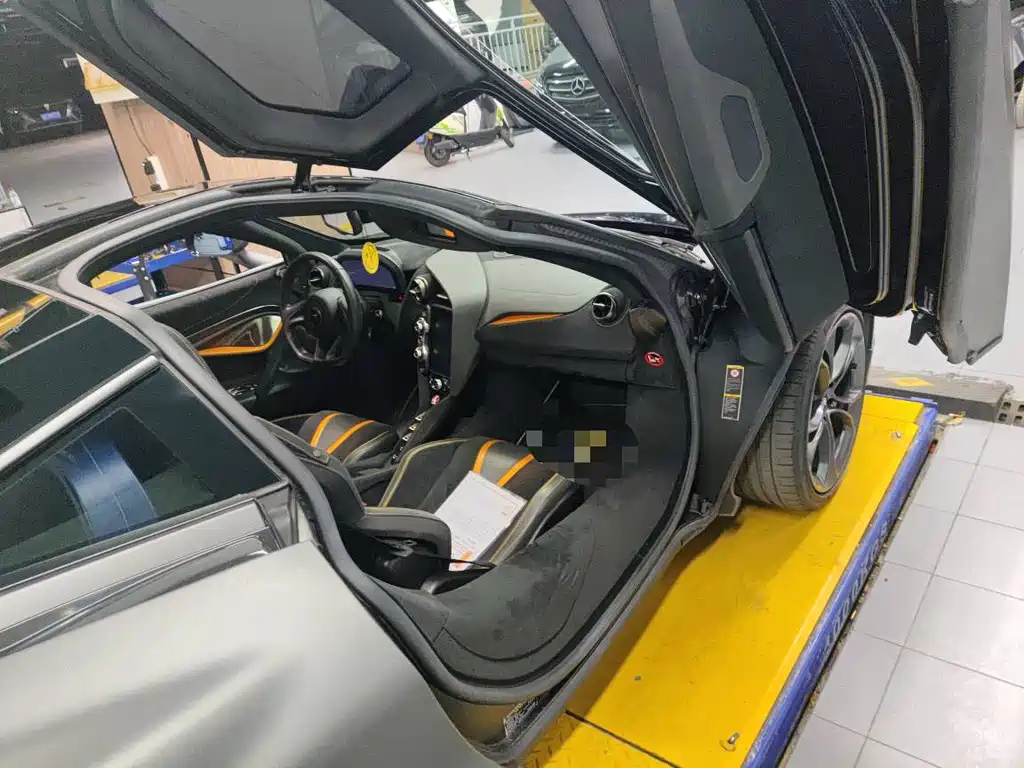 McLaren 720S — миниатюра 10