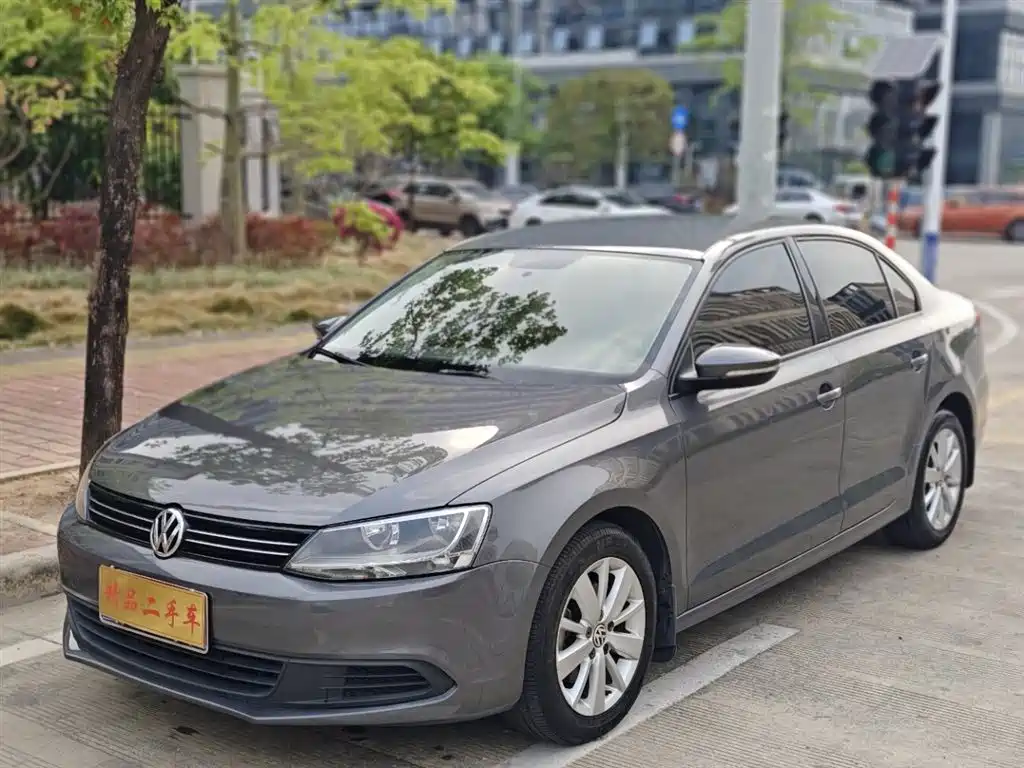 Volkswagen Sagitar 2013