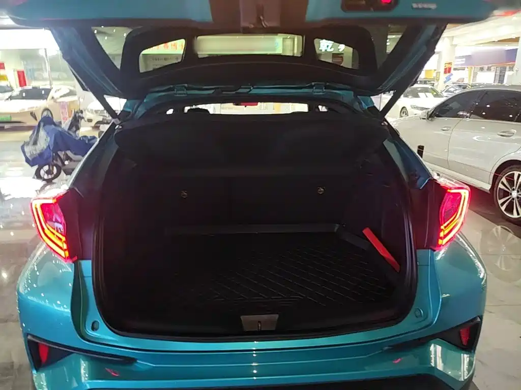 Toyota C-HR — миниатюра 19