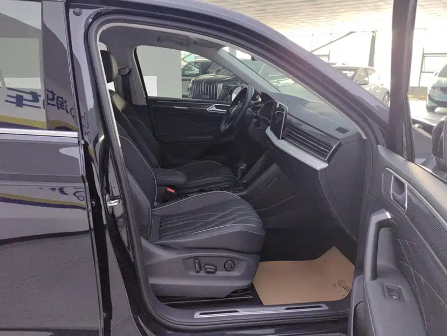 Volkswagen Tiguan L L 2022 330TSI AT R-Line