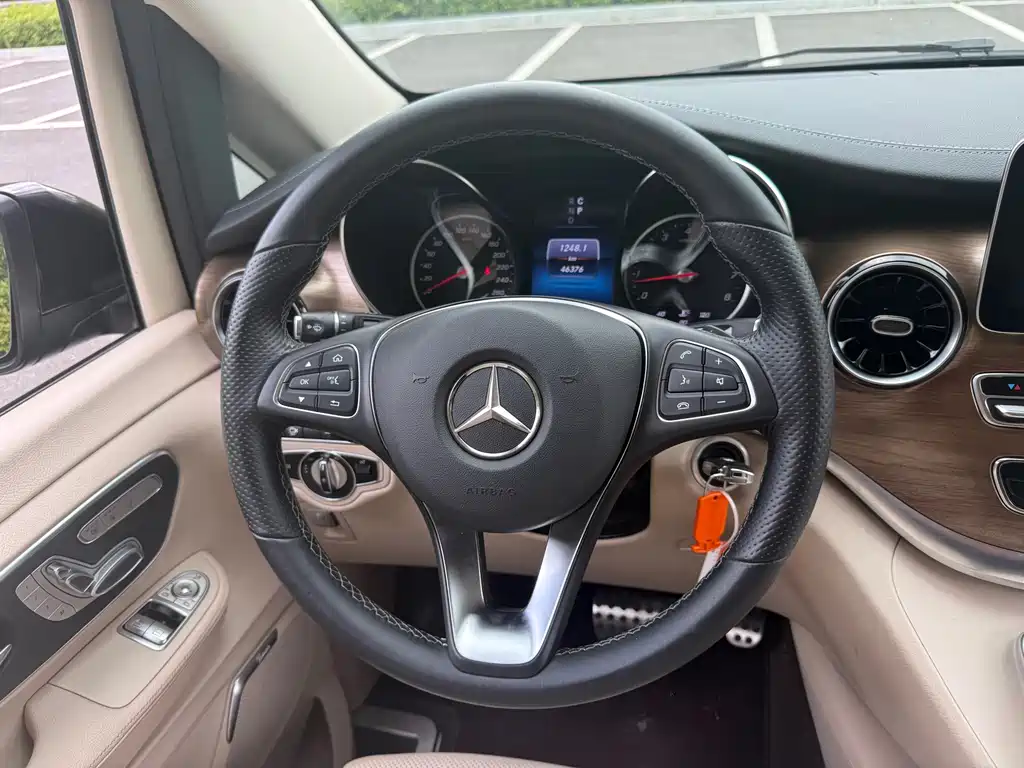 Mercedes-Benz V-Class — миниатюра 15