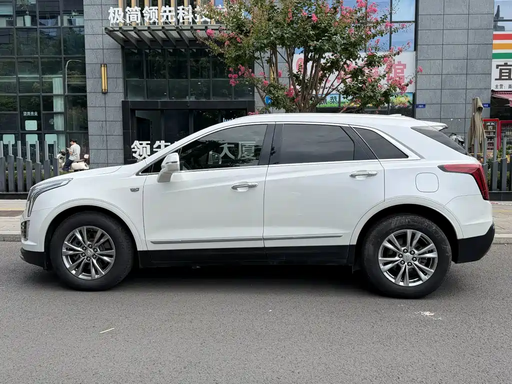 Cadillac XT5 — миниатюра 3