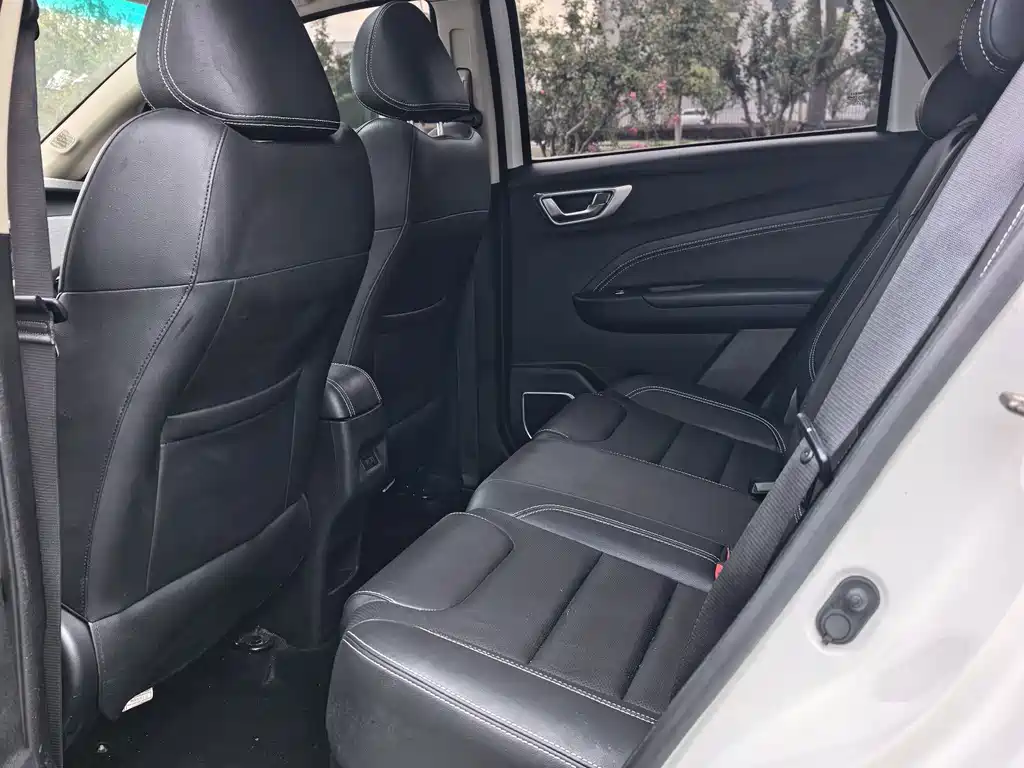 Geely Vision X3 — миниатюра 5