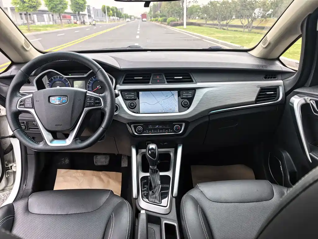 Geely Vision X3 — миниатюра 9