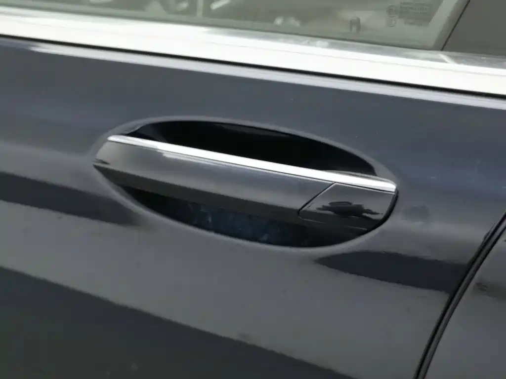 BMW 7 Series — миниатюра 18