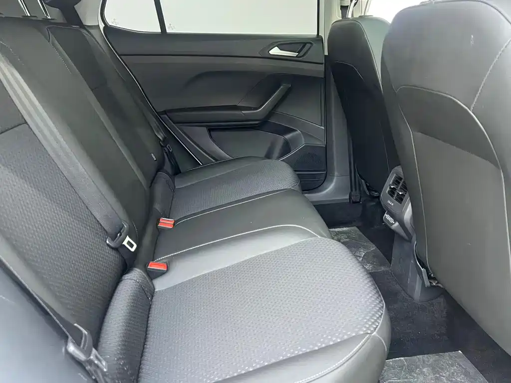 VOLKSWAGEN EXPLORING THE SHADOW