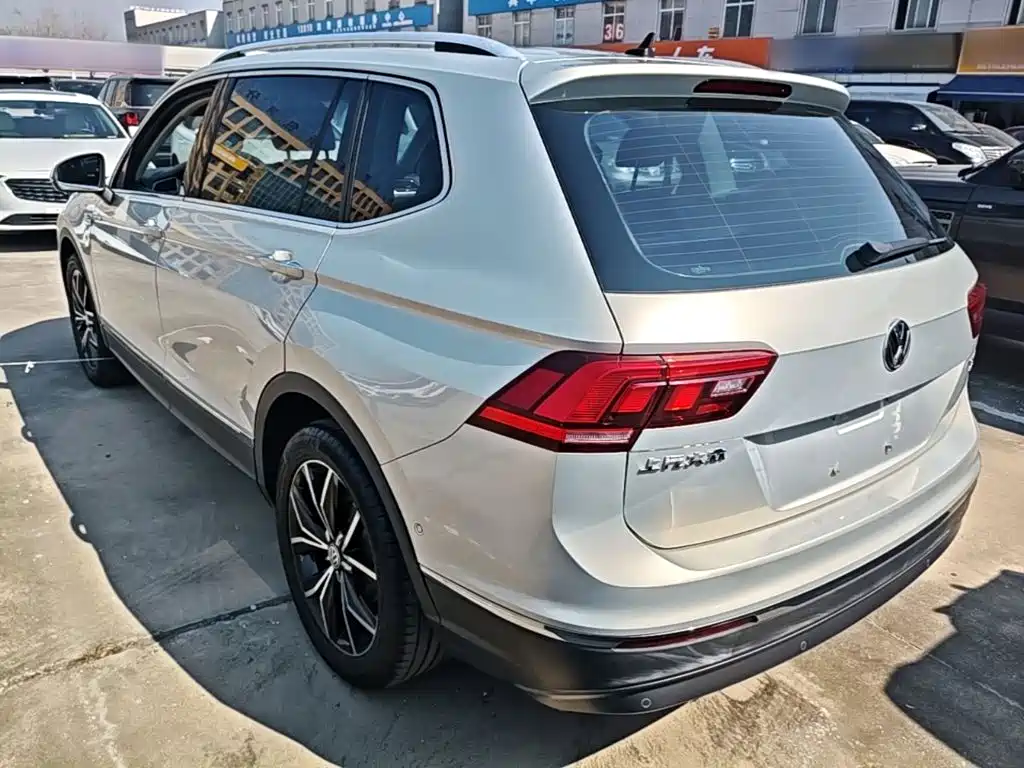 Volkswagen Tiguan L — миниатюра 5