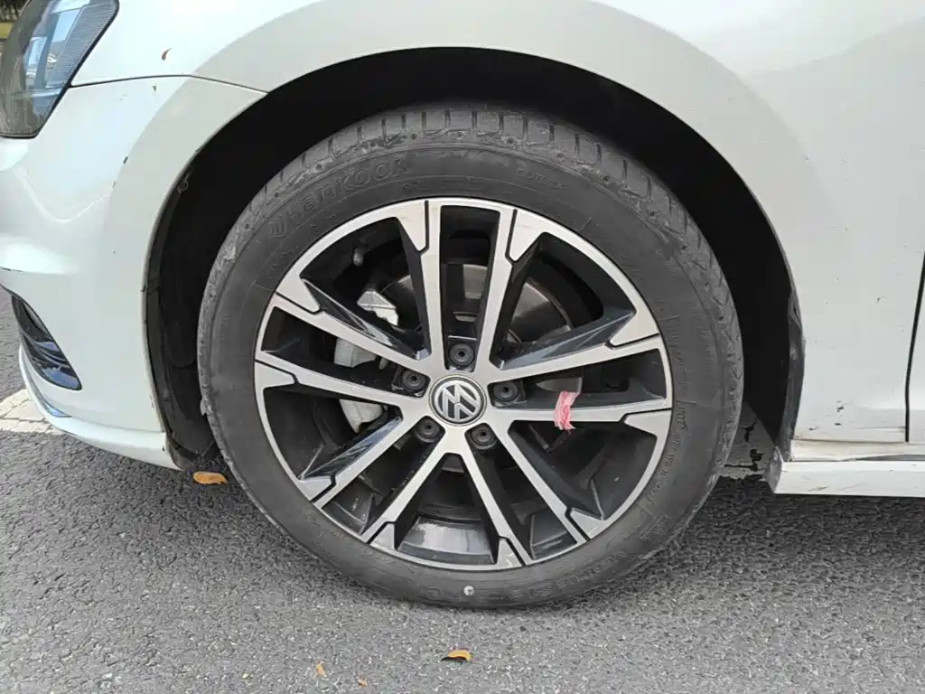 Volkswagen Golf — миниатюра 23