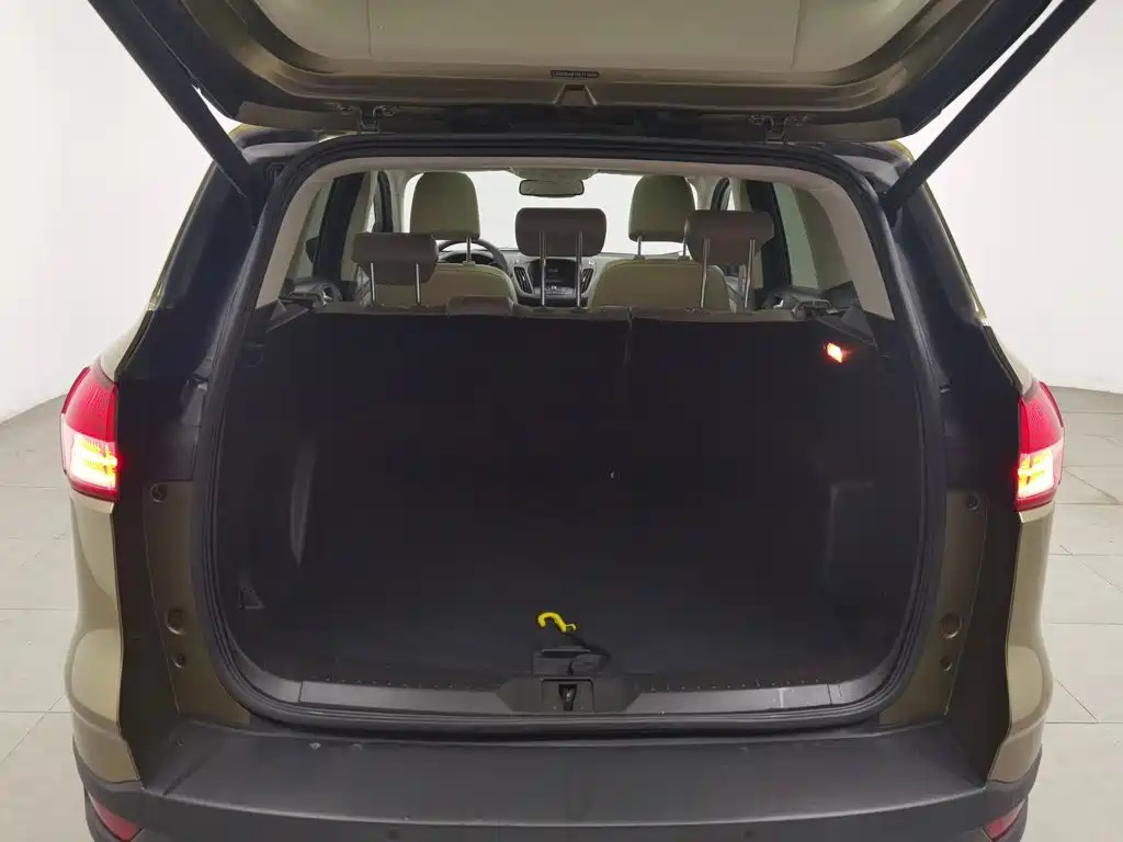 Ford Kuga — миниатюра 16