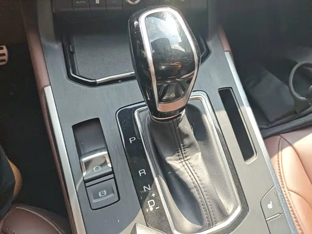 Wey Wey VV5 — миниатюра 14