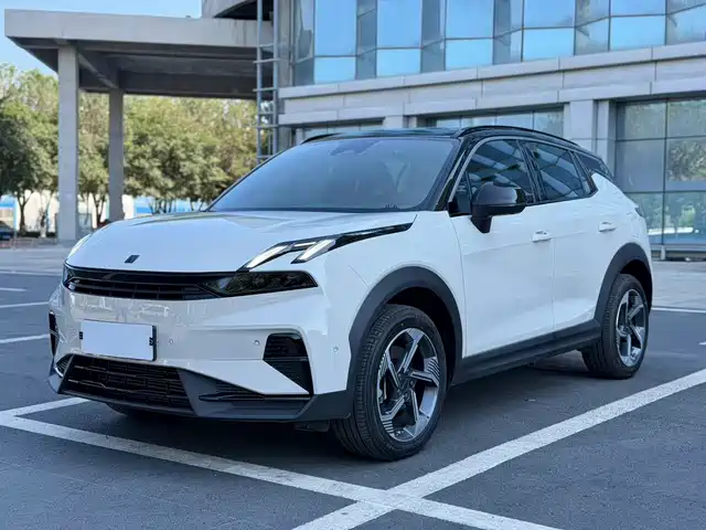 2025 Lynk & Co 06