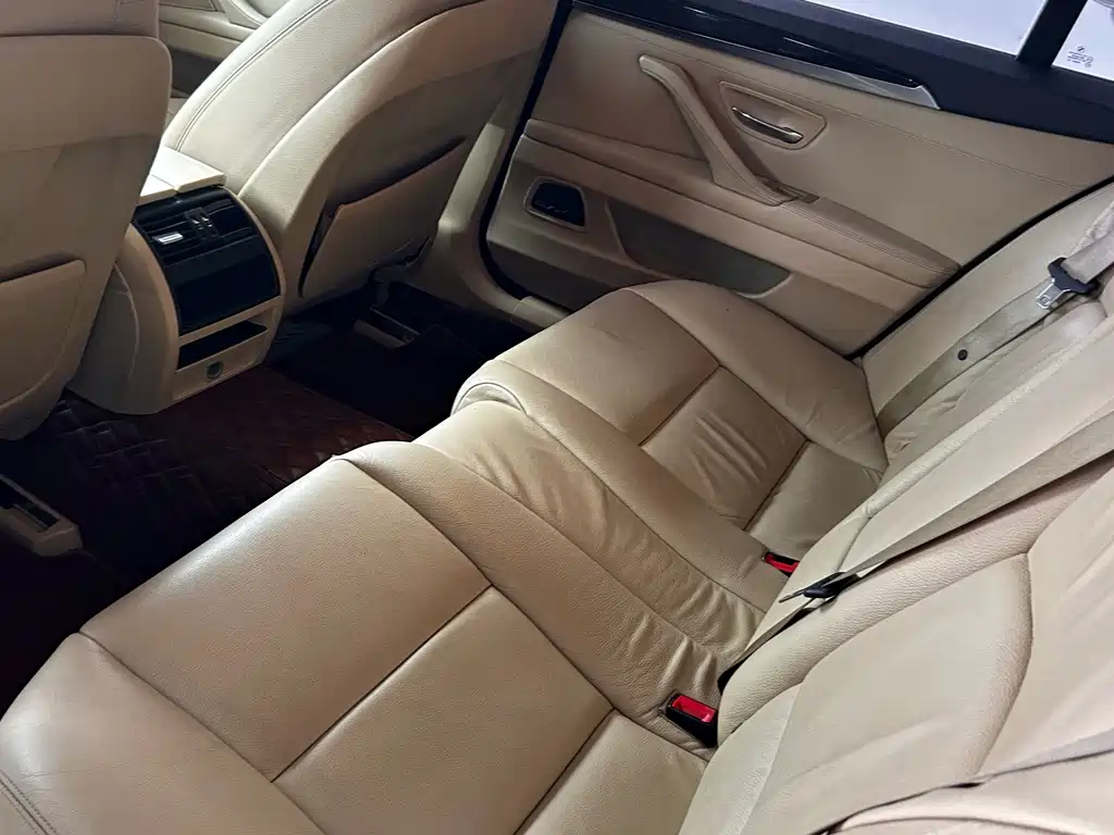 BMW 5 Series — миниатюра 6