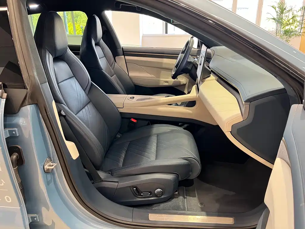 ZEEKR EXTREME KRYPTON 001