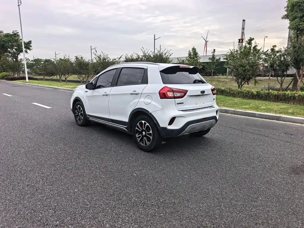 Geely Vision X3 — миниатюра 13