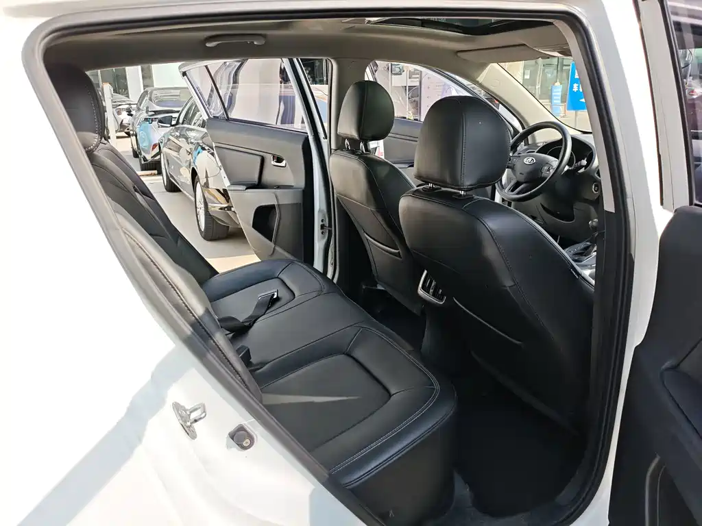Kia Sportage — миниатюра 12