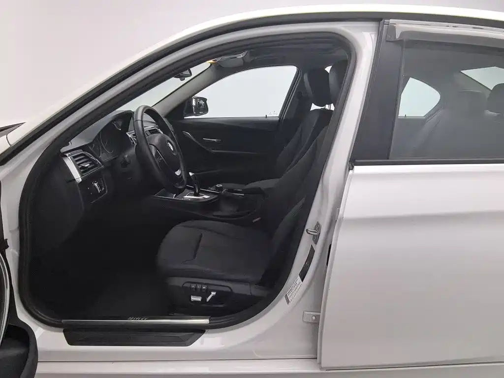 BMW 3 Series — миниатюра 10